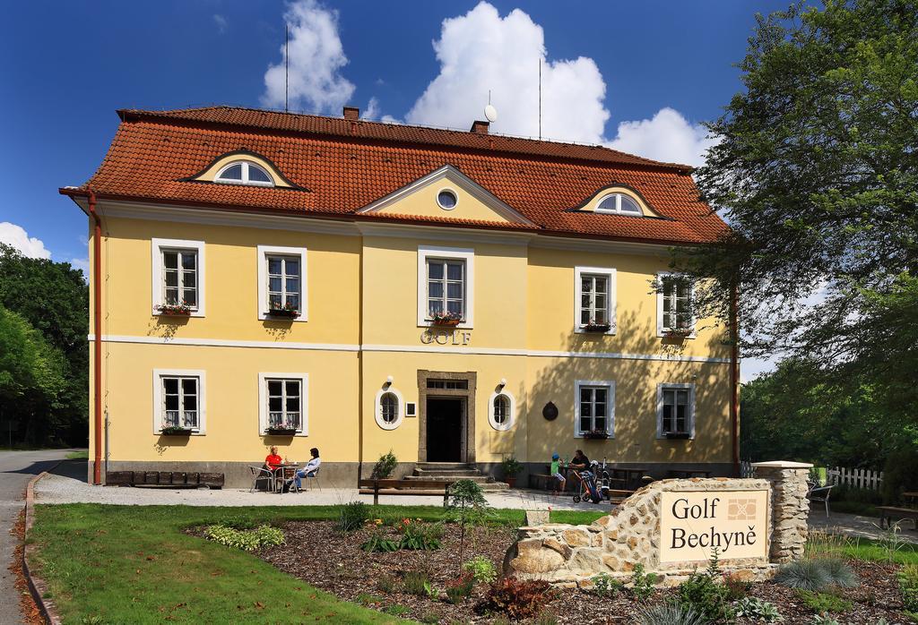 Penzion Cernicka Obora Bechyně エクステリア 写真